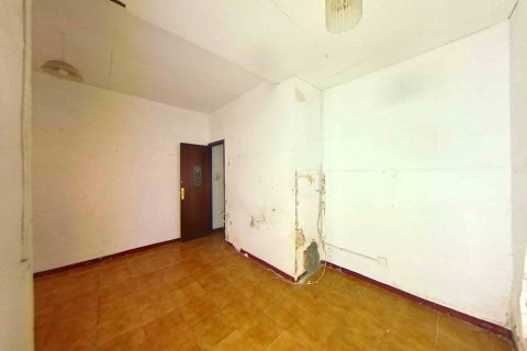 Apartment for sale in Barcelona, Spain 2 bedrooms, 74 sq.m. No. 167189 - photo 2