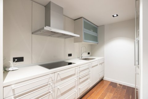 Apartment à vendre à Barcelona, Espagne, 2 chambres, No. 140972 - photo 7