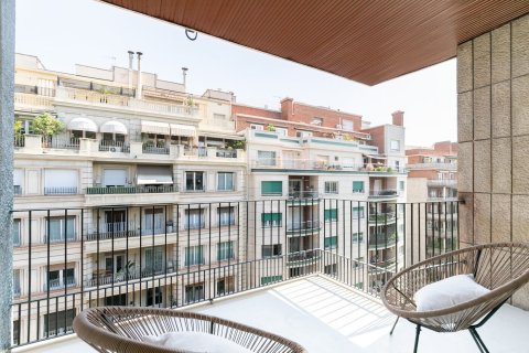 Apartamento en venta en Barcelona, España 4 dormitorios, No. 140974 - foto 17