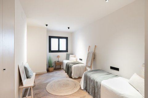 Apartamento en venta en Barcelona, España 4 dormitorios, No. 140974 - foto 18