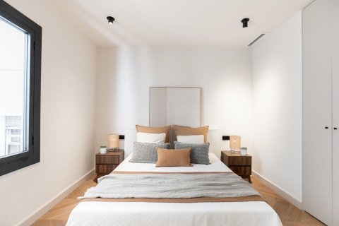 Apartamento en venta en Barcelona, España 4 dormitorios, No. 140974 - foto 14