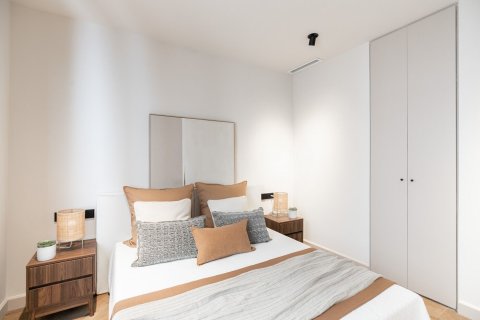 Apartamento en venta en Barcelona, España 4 dormitorios, No. 140974 - foto 15