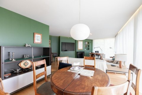 Apartamento en venta en Barcelona, España 3 dormitorios, No. 140973 - foto 2