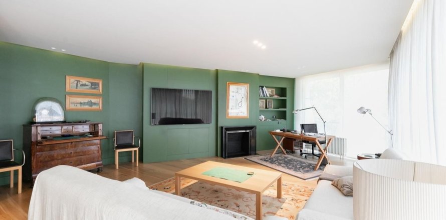 Apartamento en Barcelona, España 3 dormitorios, No. 140973