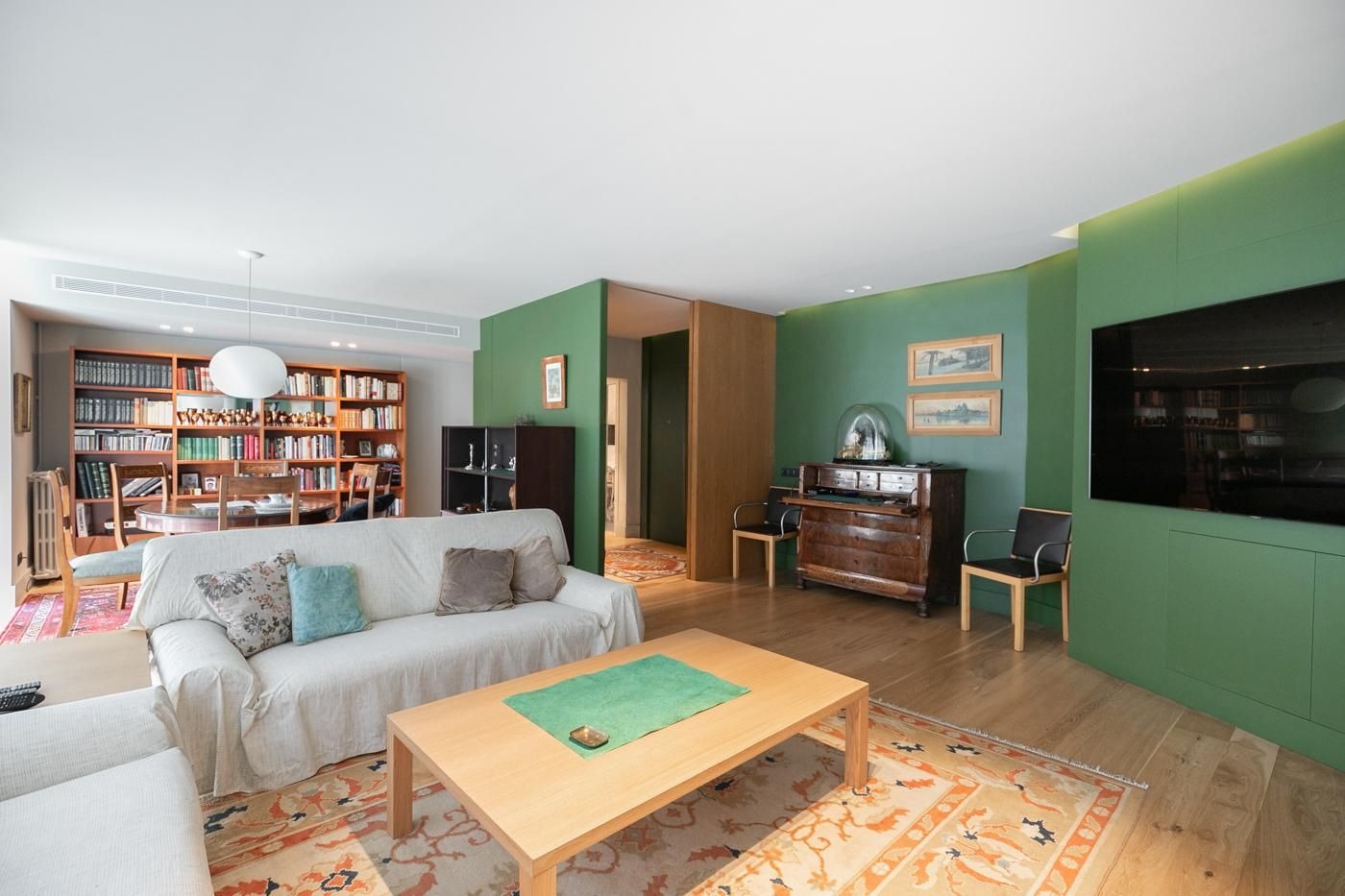 Wohnung in Barcelona, Spanien 3 Schlafzimmer,  Nr. 140973