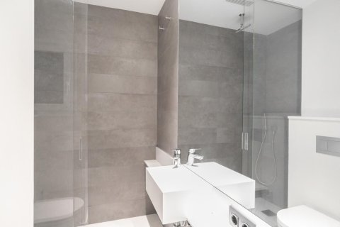 Apartamento en venta en Barcelona, España 3 dormitorios, No. 140973 - foto 17