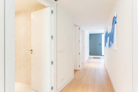 Apartment à vendre à Barcelona, EspagneNo. 140971 - photo 17