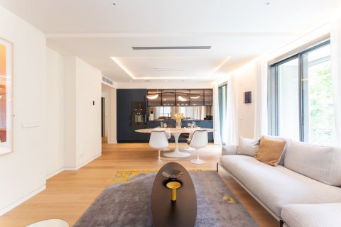 Apartment à vendre à Barcelona, EspagneNo. 140971 - photo 5