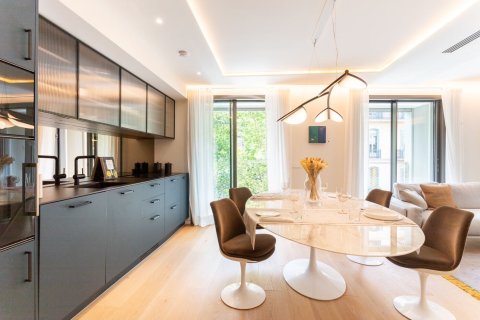 Apartment à vendre à Barcelona, EspagneNo. 140971 - photo 7