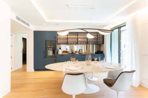 Apartment à vendre à Barcelona, EspagneNo. 140971 - photo 6