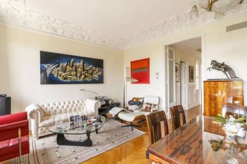 Apartamento en venta en Barcelona, España 4 dormitorios, No. 140970 - foto 3
