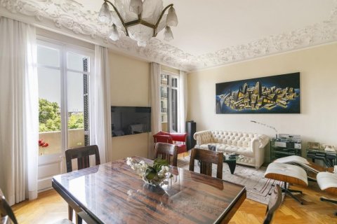 Apartamento en venta en Barcelona, España 4 dormitorios, No. 140970 - foto 1