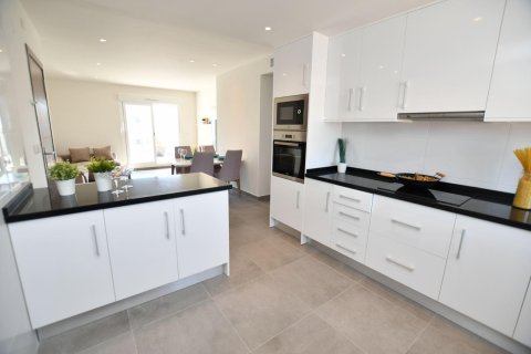 Bungalow for sale San Miguel de Salinas, Alicante, Spain 2 bedrooms, 73 sq.m. No. 134072 - photo 8
