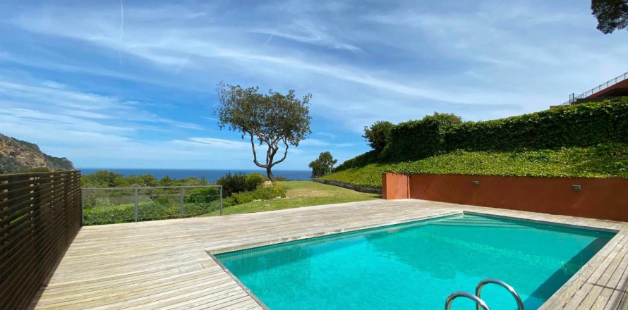 Radhus i Begur, Girona, Spanien 4 sovrum, Nr. 141172