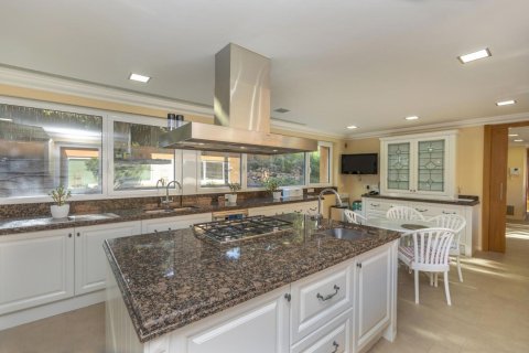 Сasa en venta en Begur, Gerona, España 6 dormitorios, No. 141177 - foto 15