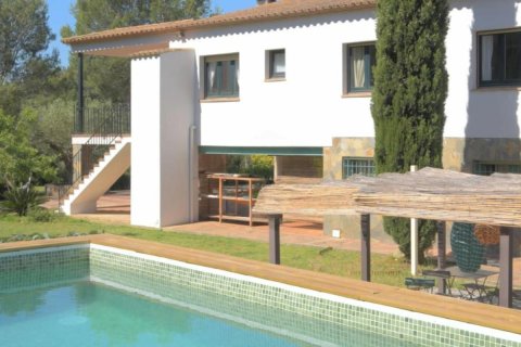Сasa en venta en Begur, Gerona, España 6 dormitorios, No. 141173 - foto 1