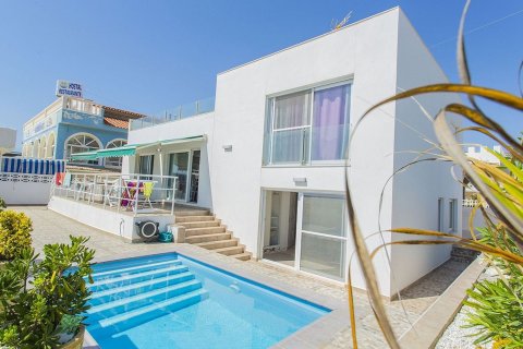 Villa till salu i Torrevieja, Alicante, Spanien 6 sovrum, 167 kvm. Nr. 196312 - foto 3