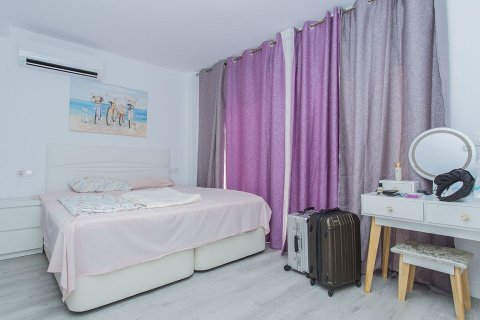 Villa till salu i Torrevieja, Alicante, Spanien 6 sovrum, 167 kvm. Nr. 196312 - foto 19