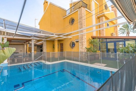Villa till salu i Santa Pola, Alicante, Spanien 7 sovrum, 200 kvm. Nr. 196313 - foto 20