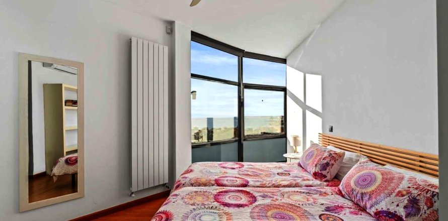 Villa i El Campello, Alicante, Spanien 4 sovrum, 452 kvm. Nr. 196311