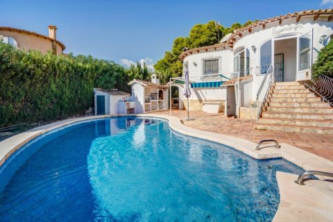Villa till salu i Calpe, Alicante, Spanien 2 sovrum, 164 kvm. Nr. 196315 - foto 2