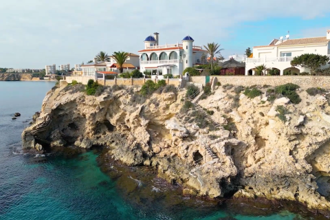 Villa till salu i El Campello, Alicante, Spanien 4 sovrum, 345 kvm. Nr. 196314 - foto 6