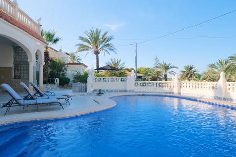 Villa till salu i El Campello, Alicante, Spanien 4 sovrum, 345 kvm. Nr. 196314 - foto 13