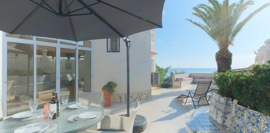 Villa i El Campello, Alicante, Spanien 4 sovrum, 345 kvm. Nr. 196314