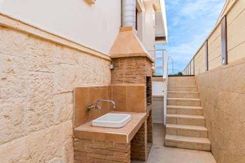 Villa till salu i Guardamar del Segura, Alicante, Spanien 5 sovrum, 377 kvm. Nr. 196309 - foto 7