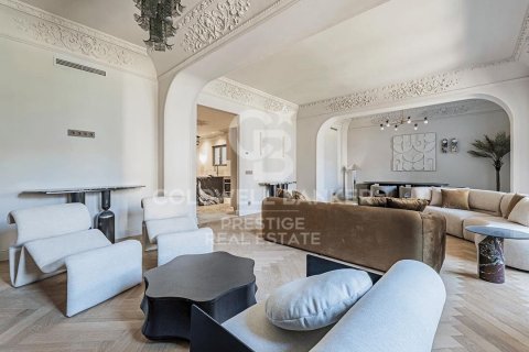 Apartment à vendre à Barcelona, Espagne, 4 chambres,  No. 178626 - photo 16