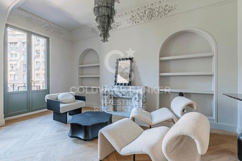 Apartment à vendre à Barcelona, Espagne, 4 chambres,  No. 178626 - photo 12