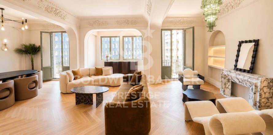 Apartment à Barcelona, Espagne 4 chambres,  No. 178626