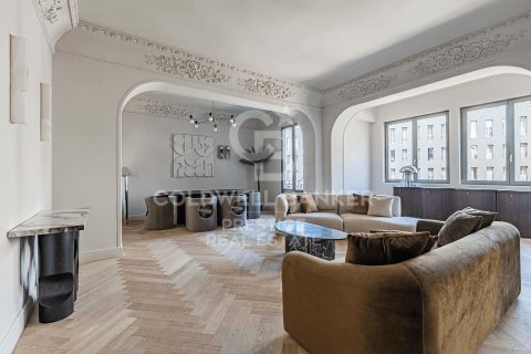 Apartment à vendre à Barcelona, Espagne, 4 chambres,  No. 178626 - photo 6