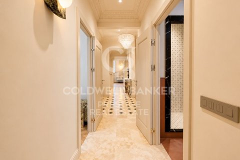 Apartment à vendre à Barcelona, Espagne, 4 chambres,  No. 178626 - photo 24