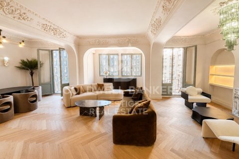 Apartment à vendre à Barcelona, Espagne, 4 chambres,  No. 178626 - photo 7