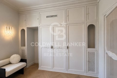 Apartment à vendre à Barcelona, Espagne, 4 chambres,  No. 178626 - photo 11