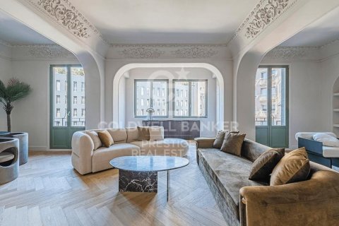 Apartment à vendre à Barcelona, Espagne, 4 chambres,  No. 178626 - photo 4