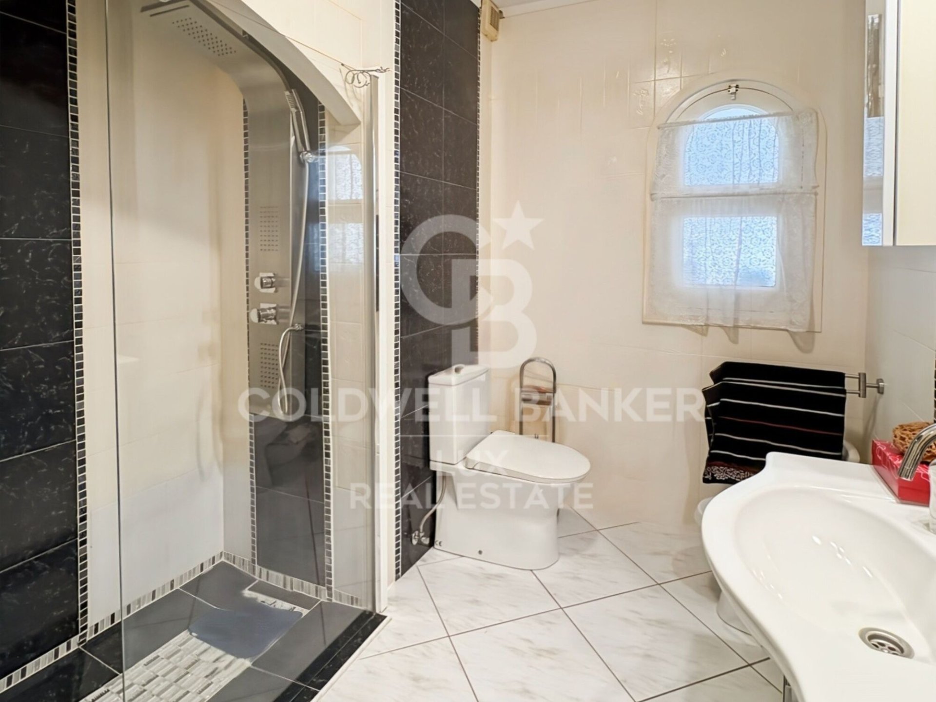 Villa a Empuriabrava, Girona, Spagna 7 camere da letto, 544 mq. N° 178624