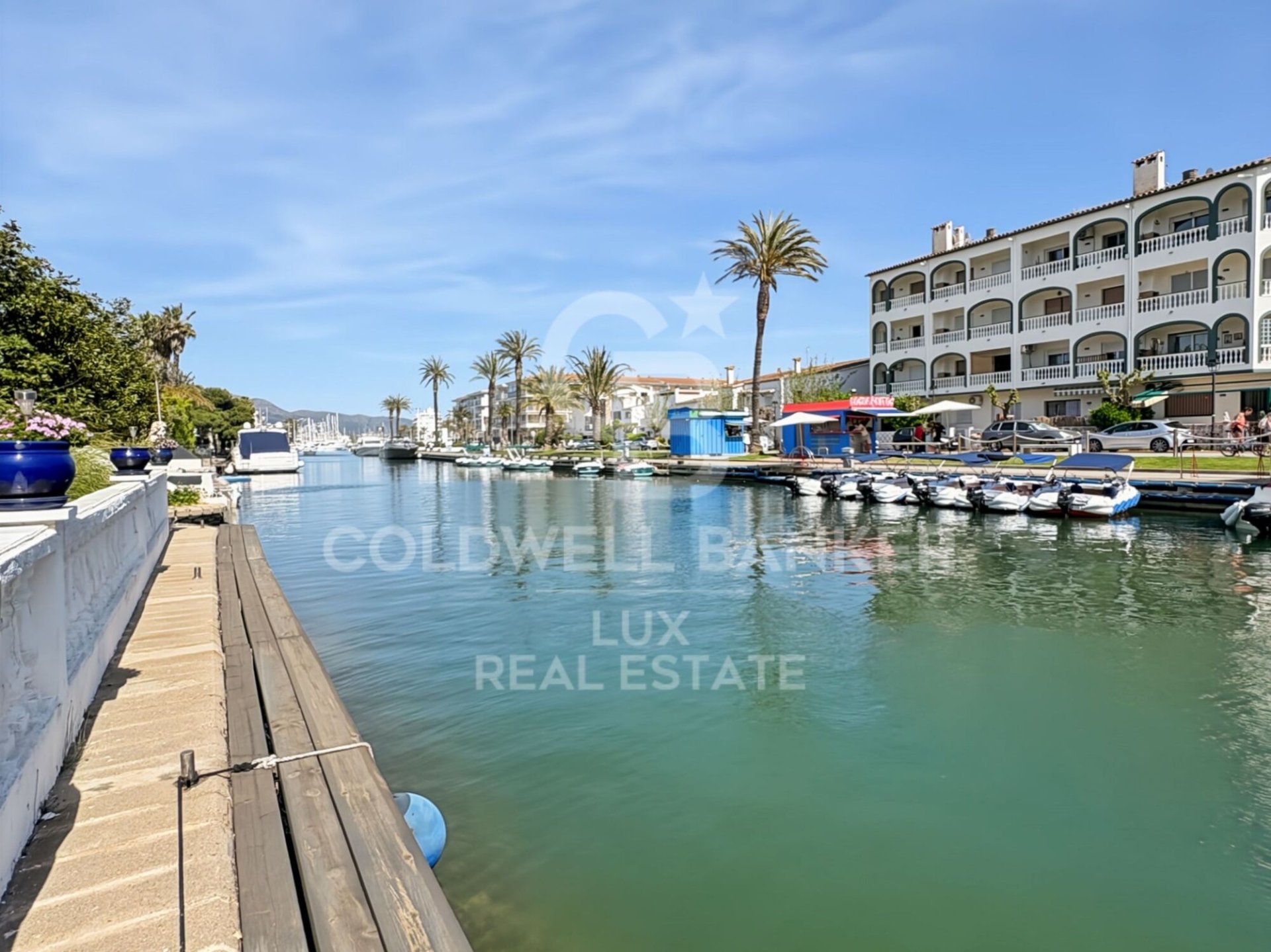 Villa a Empuriabrava, Girona, Spagna 7 camere da letto, 544 mq. N° 178624