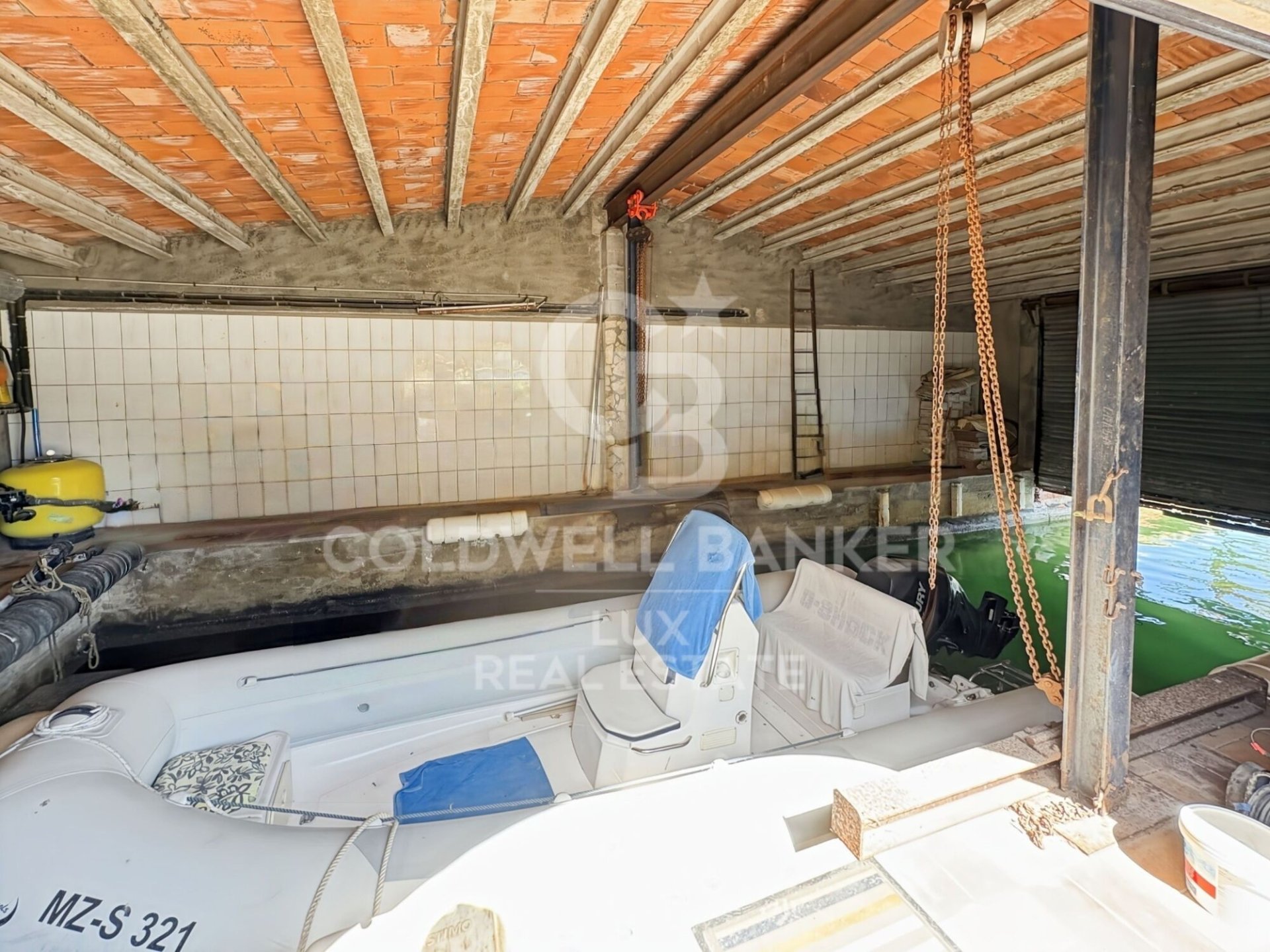 Villa a Empuriabrava, Girona, Spagna 7 camere da letto, 544 mq. N° 178624