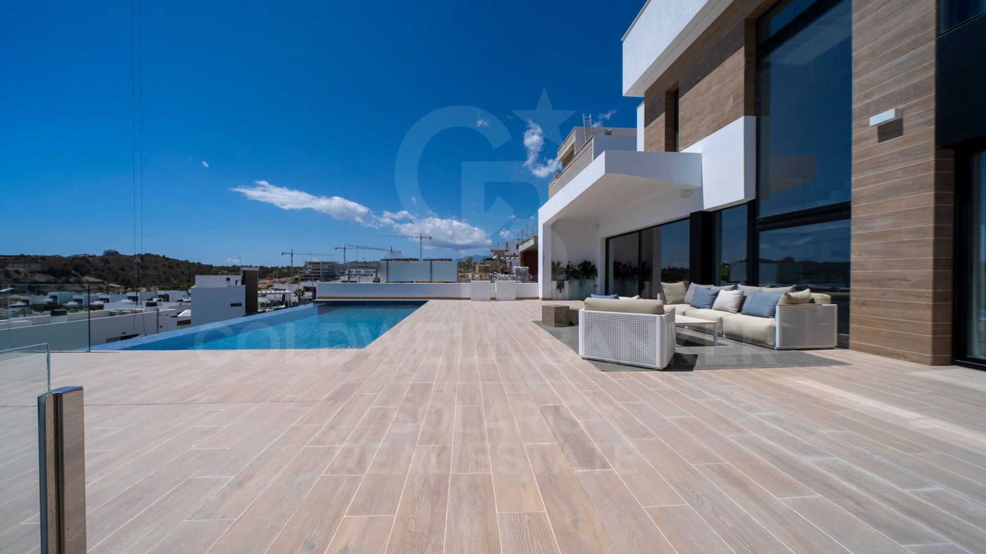 Villa a Finestrat, Alicante, Spagna 5 camere da letto, 487 mq. N° 178623