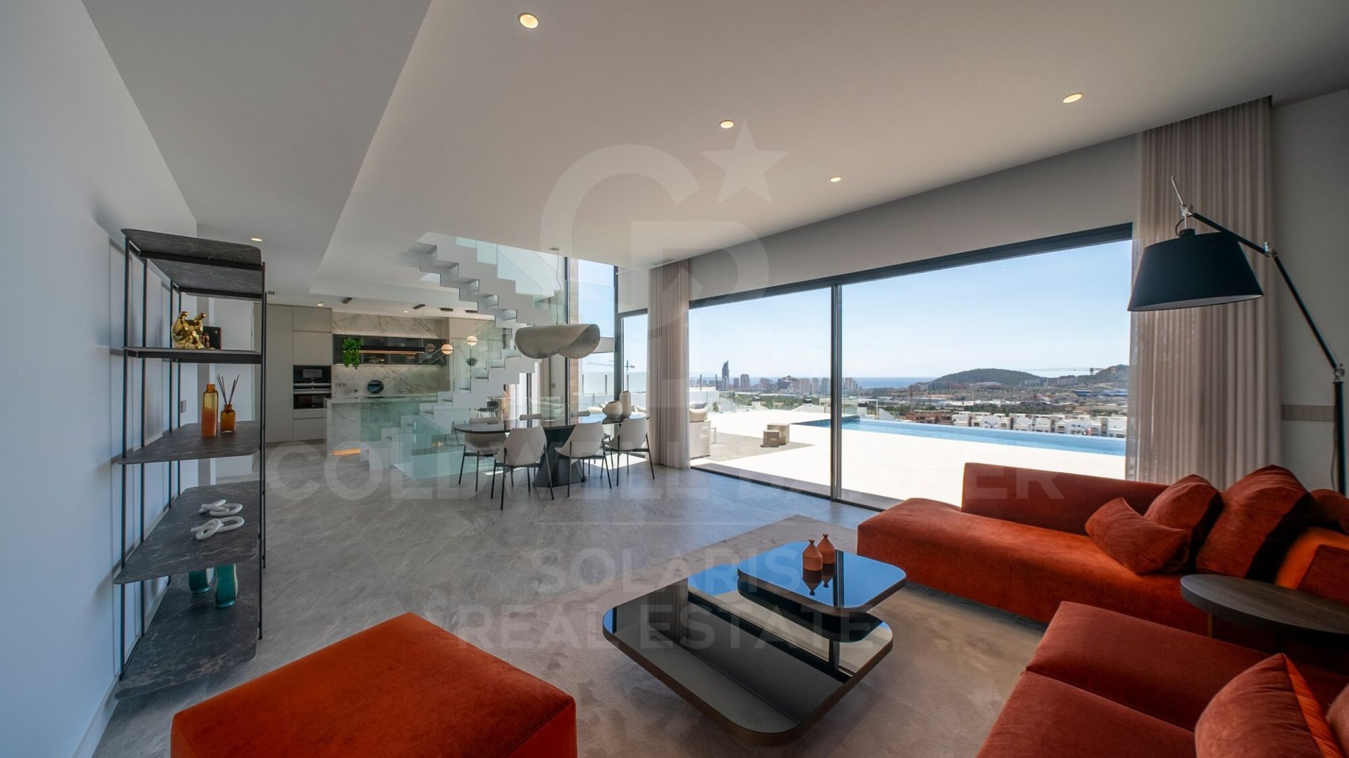 Villa a Finestrat, Alicante, Spagna 5 camere da letto, 487 mq. N° 178623
