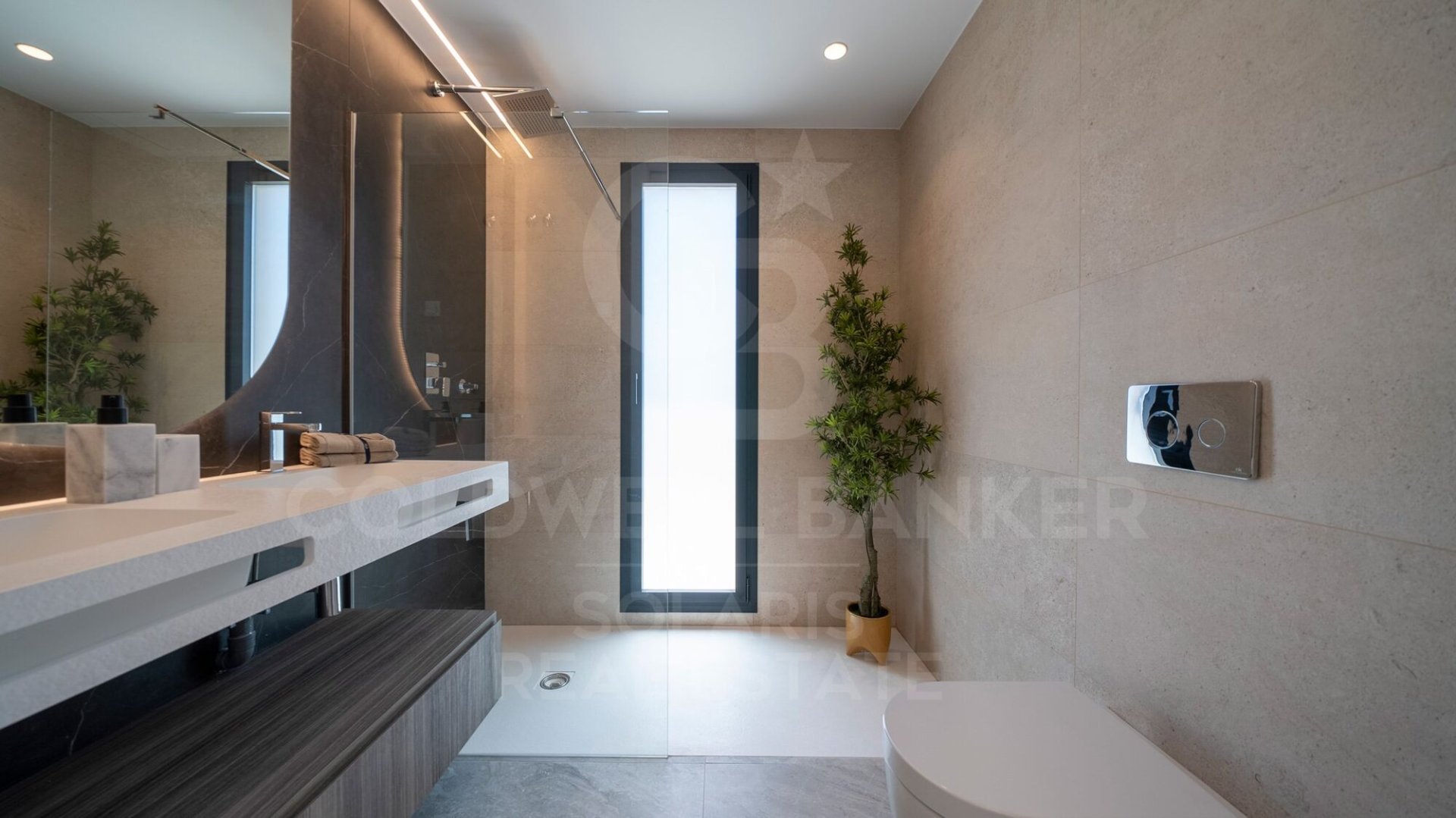 Villa a Finestrat, Alicante, Spagna 5 camere da letto, 487 mq. N° 178623