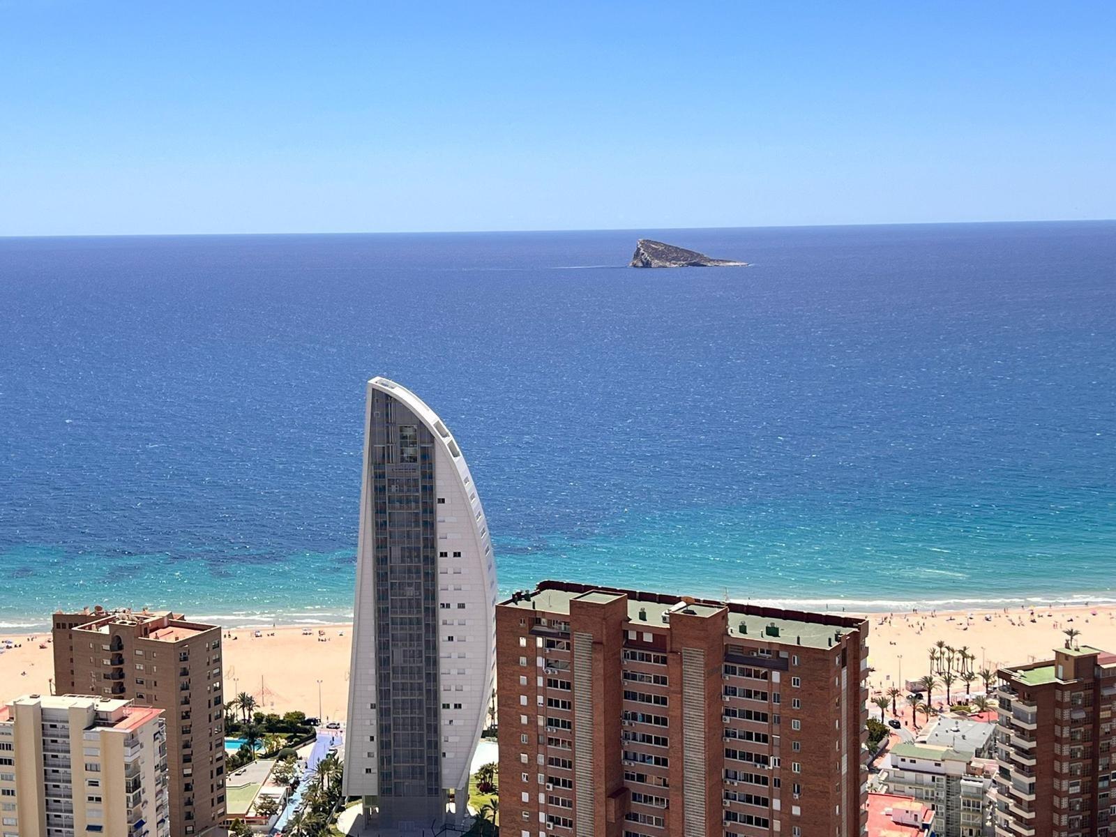 Apartment in Benidorm, Alicante, Spain 3 bedrooms, 130 sq.m. No. 133277
