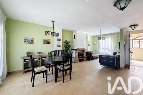 Townhouse for sale in Tarifa, Cadiz, Spain 4 bedrooms, 191 sq.m. No. 152808 - photo 10