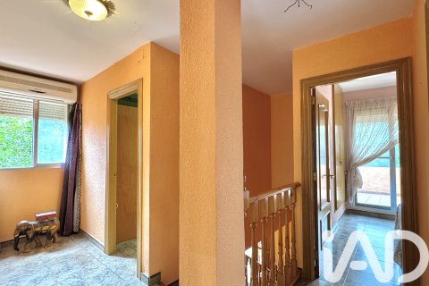 Dom w Riba-roja de Turia, Valencia, Hiszpania 4 sypialnie, 198 mkw. nr 152811 – zdjęcie 13