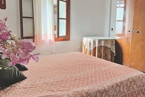 House for sale in Alicante, Spain 5 bedrooms, 250 sq.m. No. 152813 - photo 4