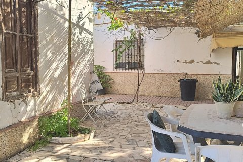 House for sale in Alicante, Spain 5 bedrooms, 250 sq.m. No. 152813 - photo 5