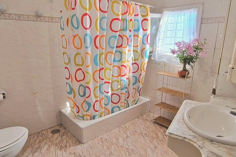 House for sale in Alicante, Spain 5 bedrooms, 250 sq.m. No. 152813 - photo 14