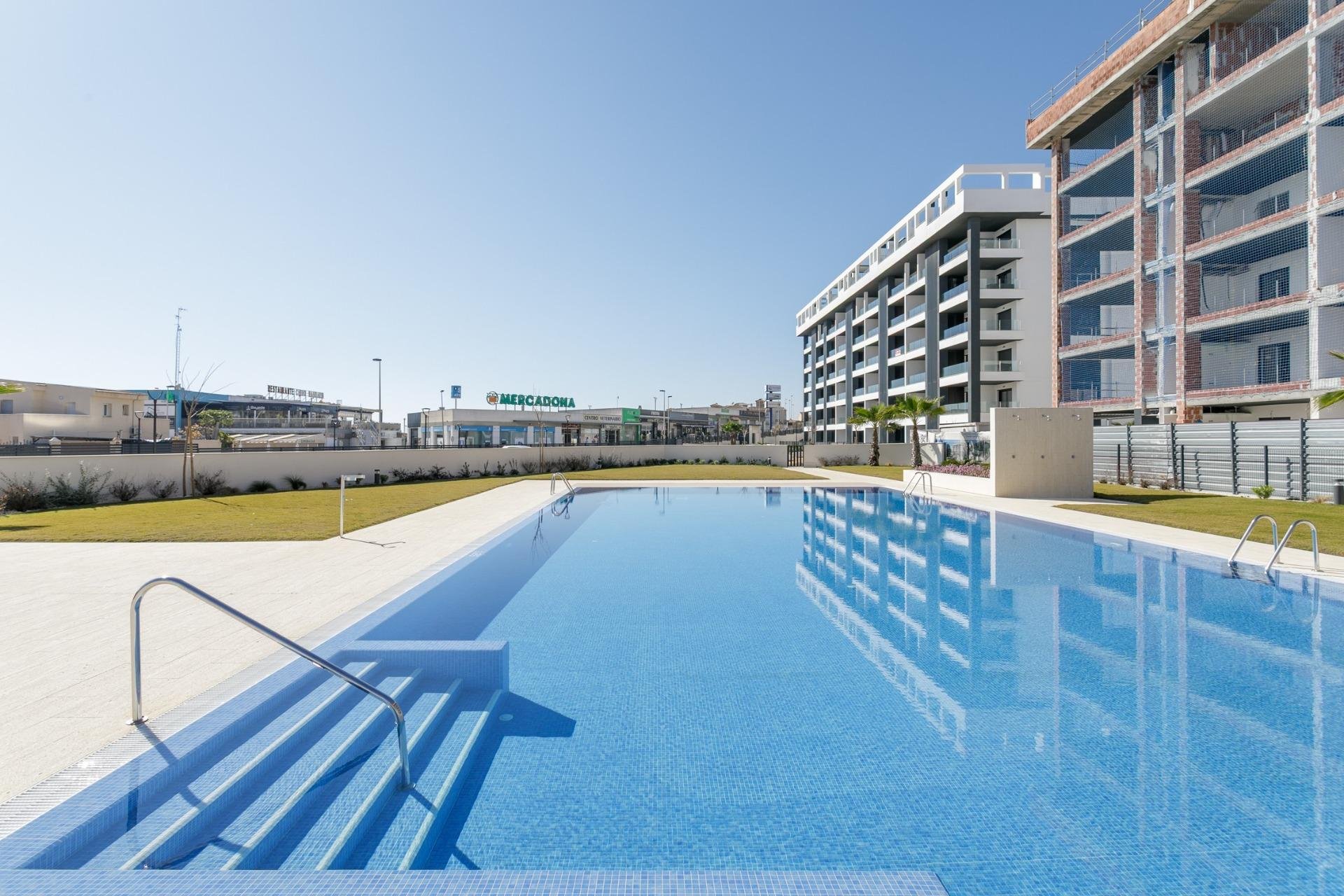 Penthouse à Torrevieja, Alicante, Espagne 3 chambres, 96 m2 No. 98328